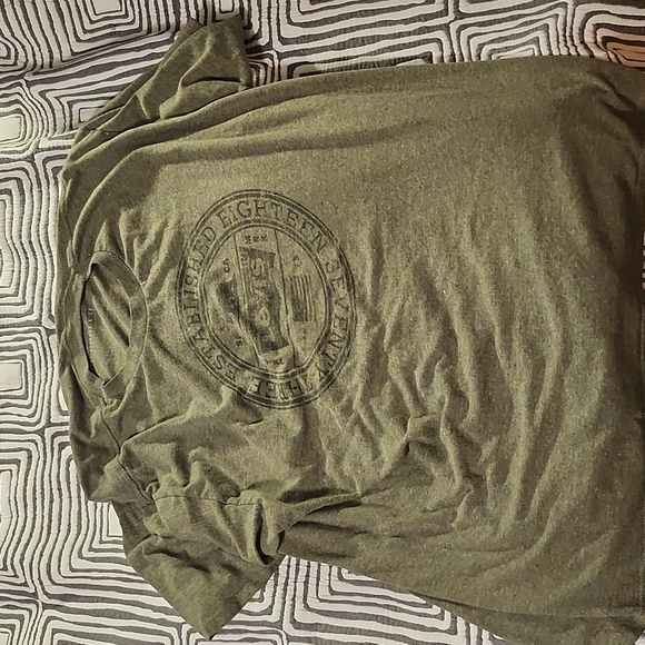 Levi tshirt - Picture 1 of 3